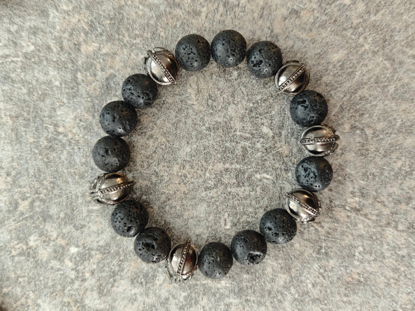 Edelstein-Armband „Spartan Strength“ – Lava & Krieger-Helme